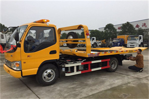 巴彦哪里有拖车服务